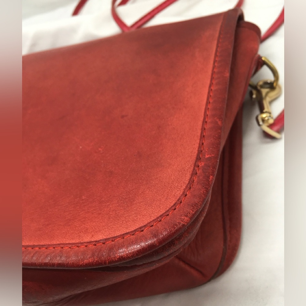 COACH Vintage Leather Flap TurnLock Messenger Shoulder Handbag Red NYC USA Small - Picture 14 of 16